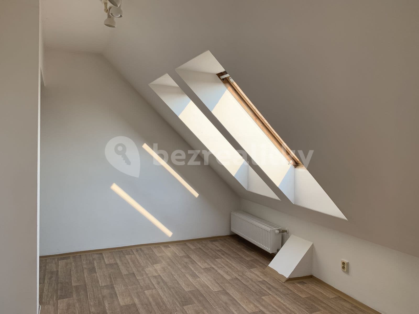 Prenájom bytu 2-izbový 62 m², Sdružení, Praha, Praha Prenájom bytu 2-izbový 62 m², Sdružení, Praha, Praha