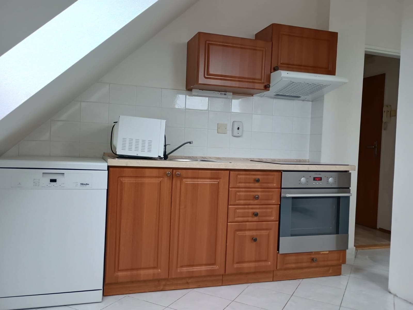 Prenájom bytu 2-izbový 62 m², Sdružení, Praha, Praha Prenájom bytu 2-izbový 62 m², Sdružení, Praha, Praha