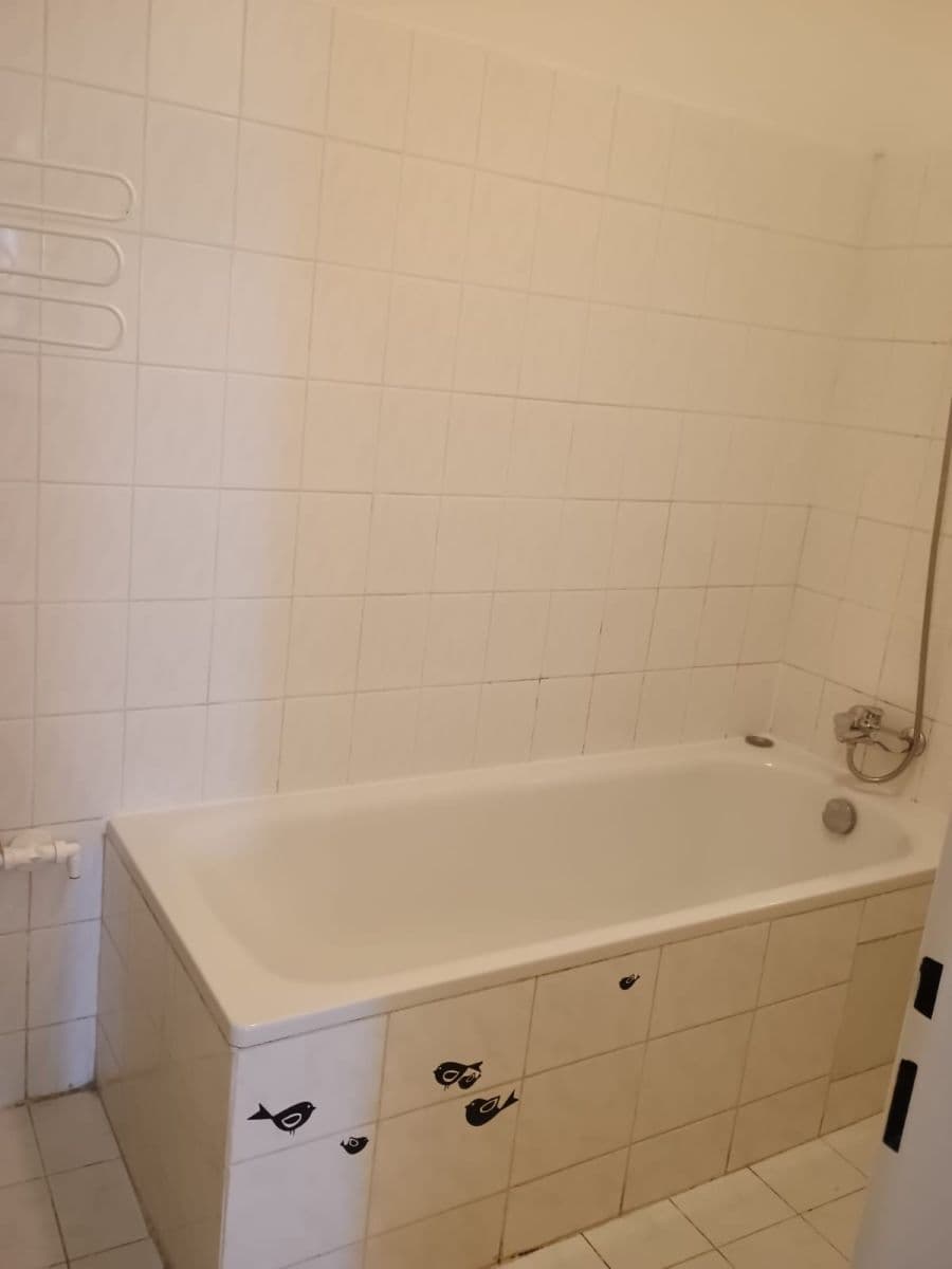 Prenájom bytu 2-izbový 62 m², Sdružení, Praha, Praha Prenájom bytu 2-izbový 62 m², Sdružení, Praha, Praha