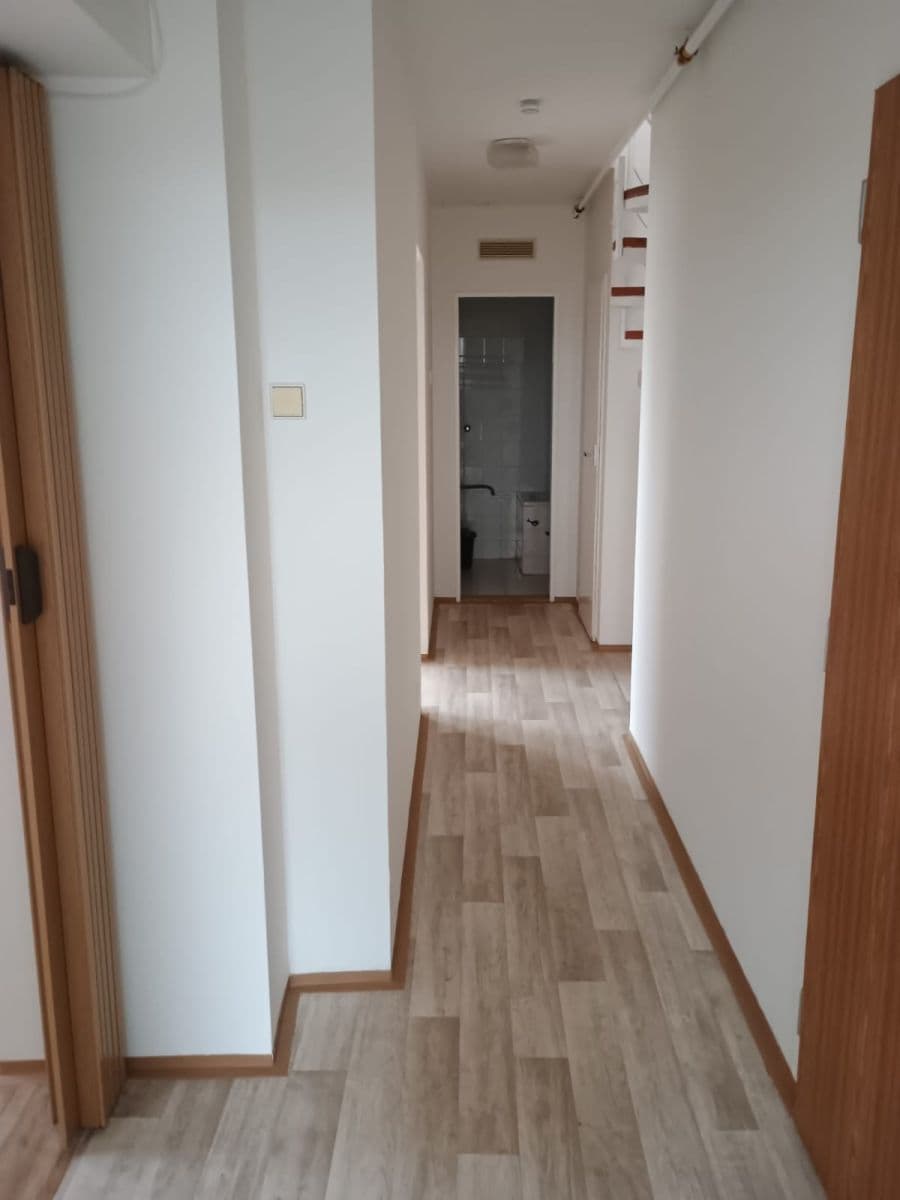 Prenájom bytu 2-izbový 62 m², Sdružení, Praha, Praha Prenájom bytu 2-izbový 62 m², Sdružení, Praha, Praha