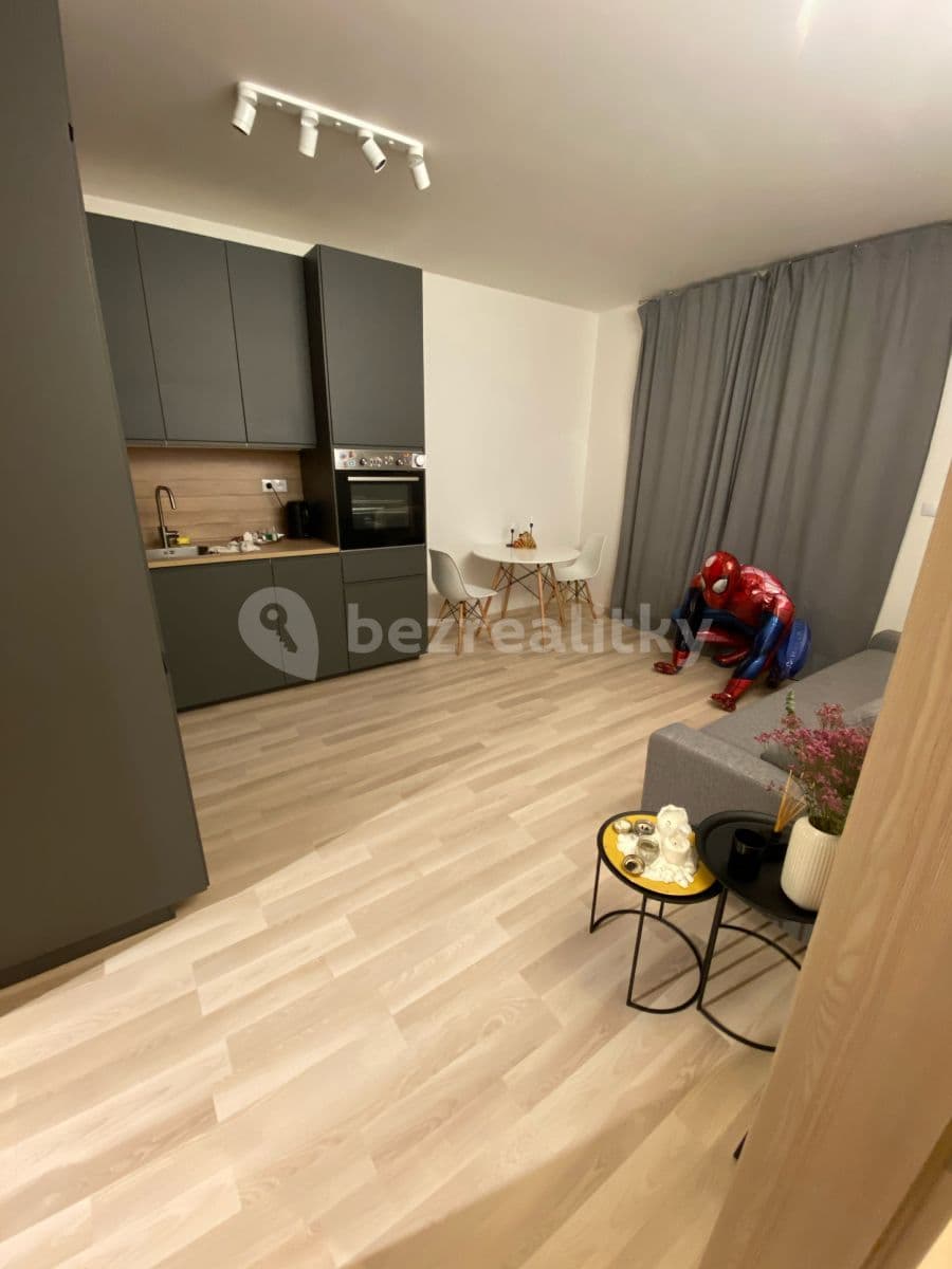 Prenájom bytu 3-izbový 62 m², Klausova, Praha, Praha Prenájom bytu 3-izbový 62 m², Klausova, Praha, Praha