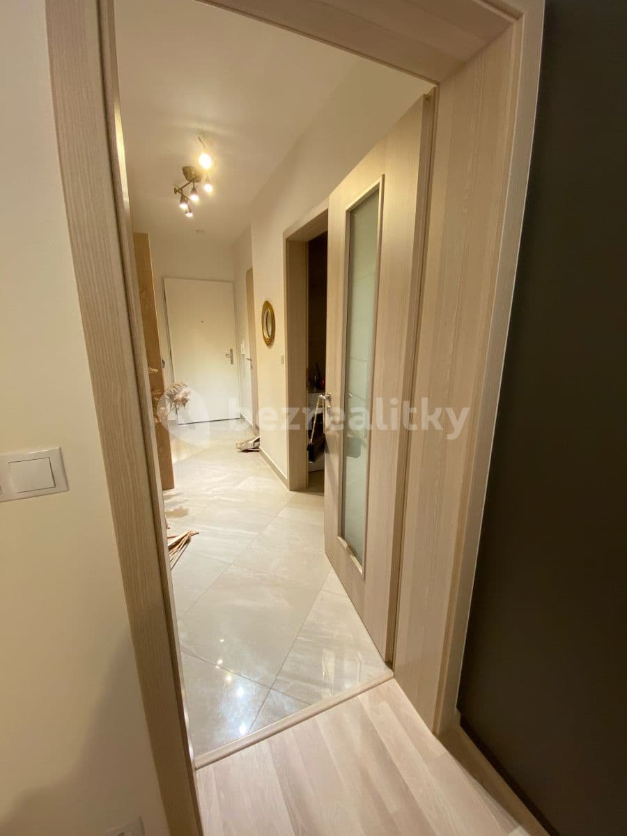 Prenájom bytu 3-izbový 62 m², Klausova, Praha, Praha Prenájom bytu 3-izbový 62 m², Klausova, Praha, Praha