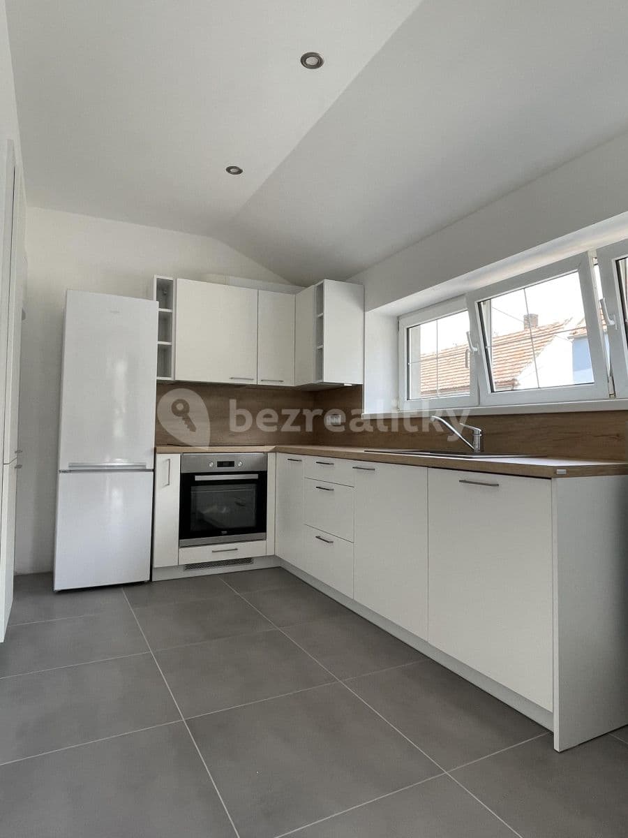 Prenájom bytu 2-izbový 50 m², Kralupská, Statenice, Středočeský kraj Prenájom bytu 2-izbový 50 m², Kralupská, Statenice, Středočeský kraj