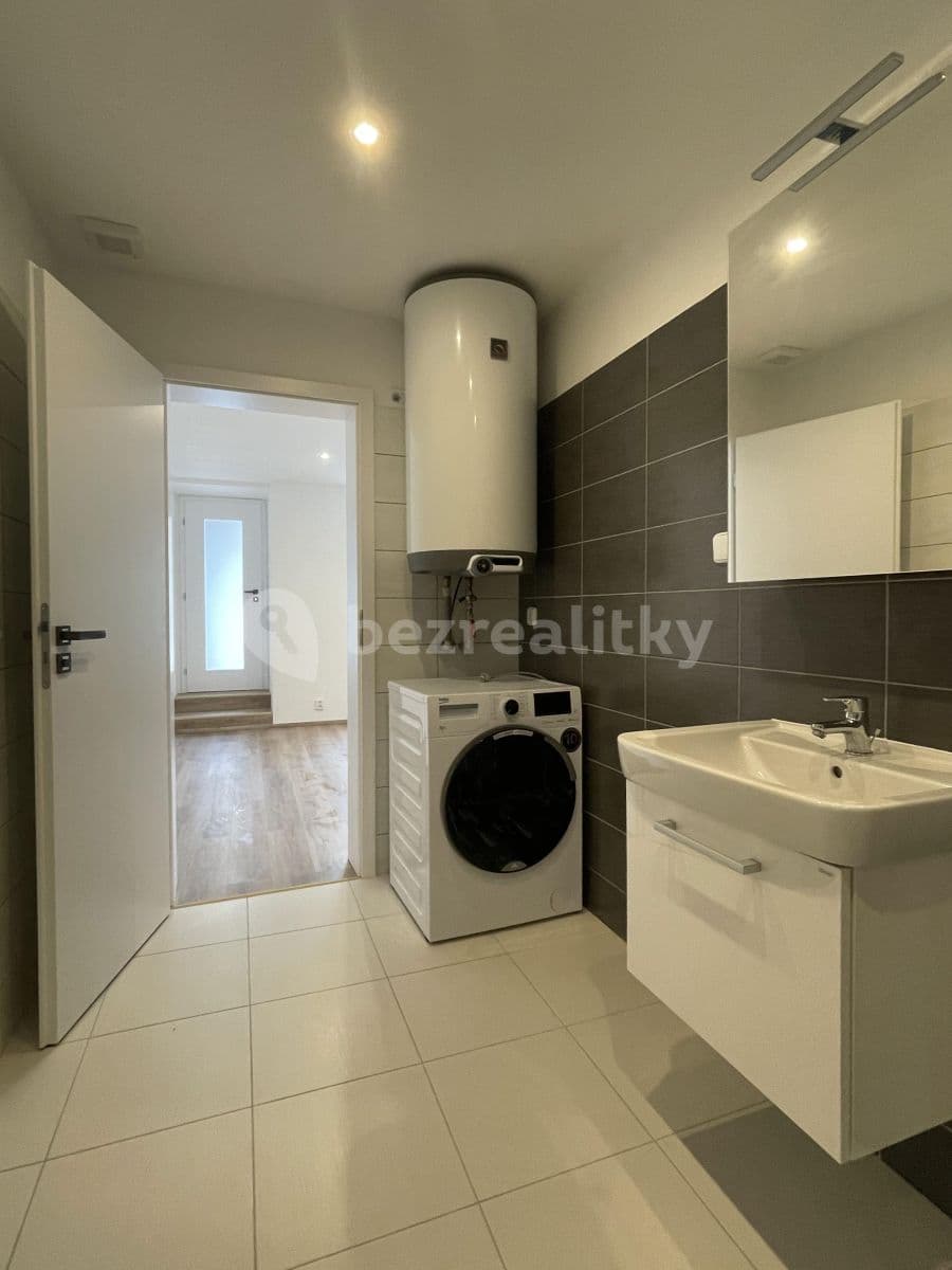 Prenájom bytu 2-izbový 50 m², Kralupská, Statenice, Středočeský kraj Prenájom bytu 2-izbový 50 m², Kralupská, Statenice, Středočeský kraj