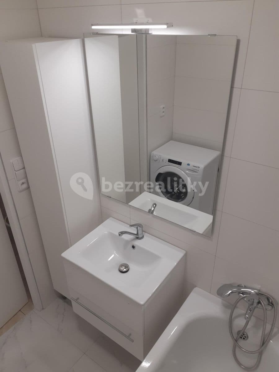 Prenájom bytu 3-izbový 70 m², Na Honech I, Zlín, Zlínský kraj Prenájom bytu 3-izbový 70 m², Na Honech I, Zlín, Zlínský kraj