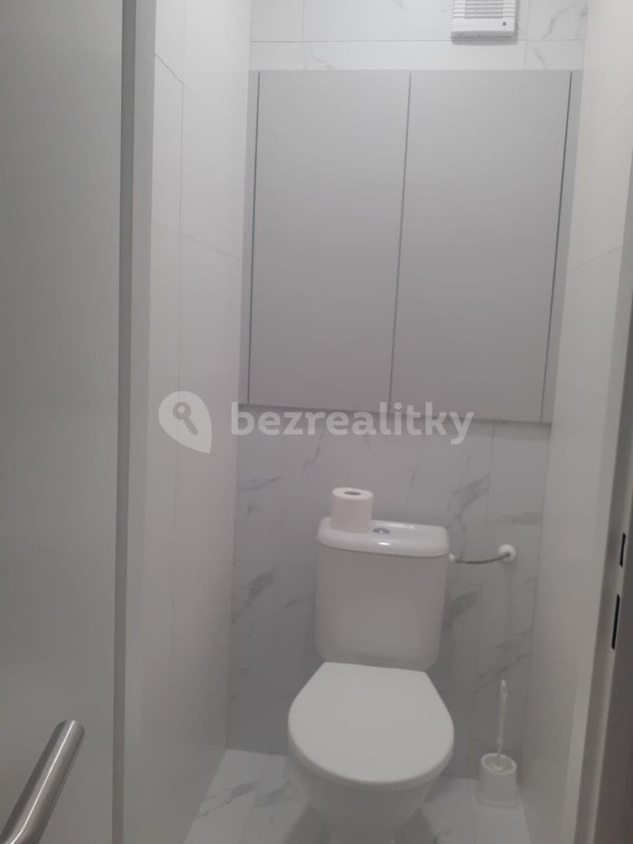 Prenájom bytu 3-izbový 70 m², Na Honech I, Zlín, Zlínský kraj Prenájom bytu 3-izbový 70 m², Na Honech I, Zlín, Zlínský kraj