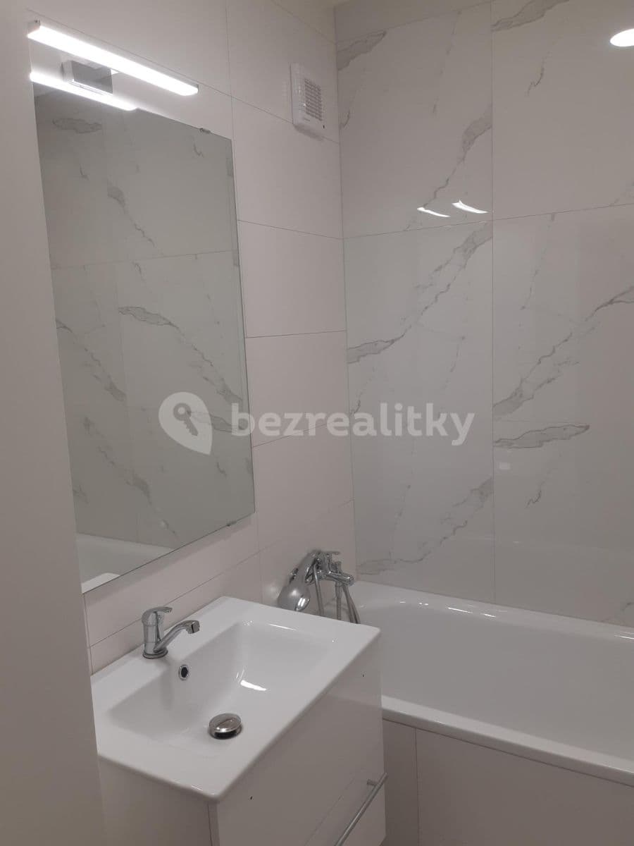 Prenájom bytu 3-izbový 70 m², Na Honech I, Zlín, Zlínský kraj Prenájom bytu 3-izbový 70 m², Na Honech I, Zlín, Zlínský kraj
