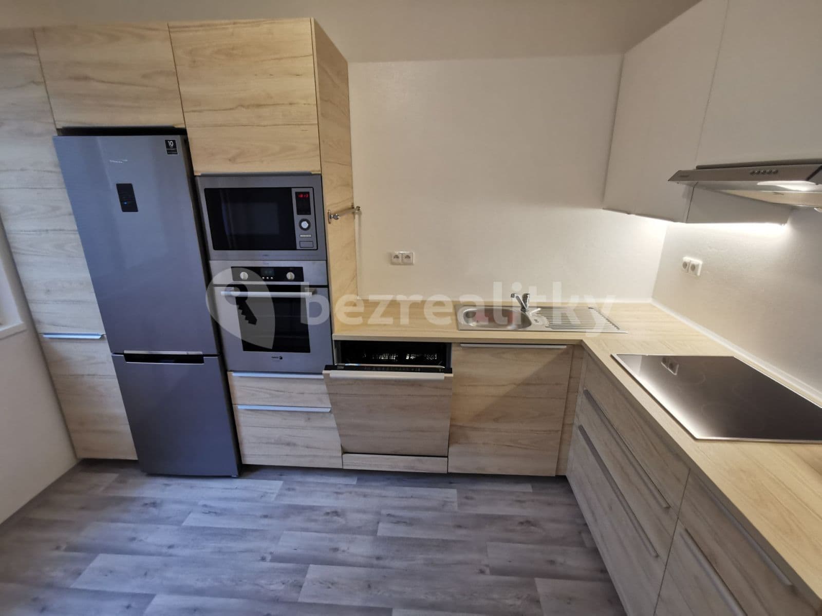Prenájom bytu 3-izbový 70 m², Na Honech I, Zlín, Zlínský kraj Prenájom bytu 3-izbový 70 m², Na Honech I, Zlín, Zlínský kraj
