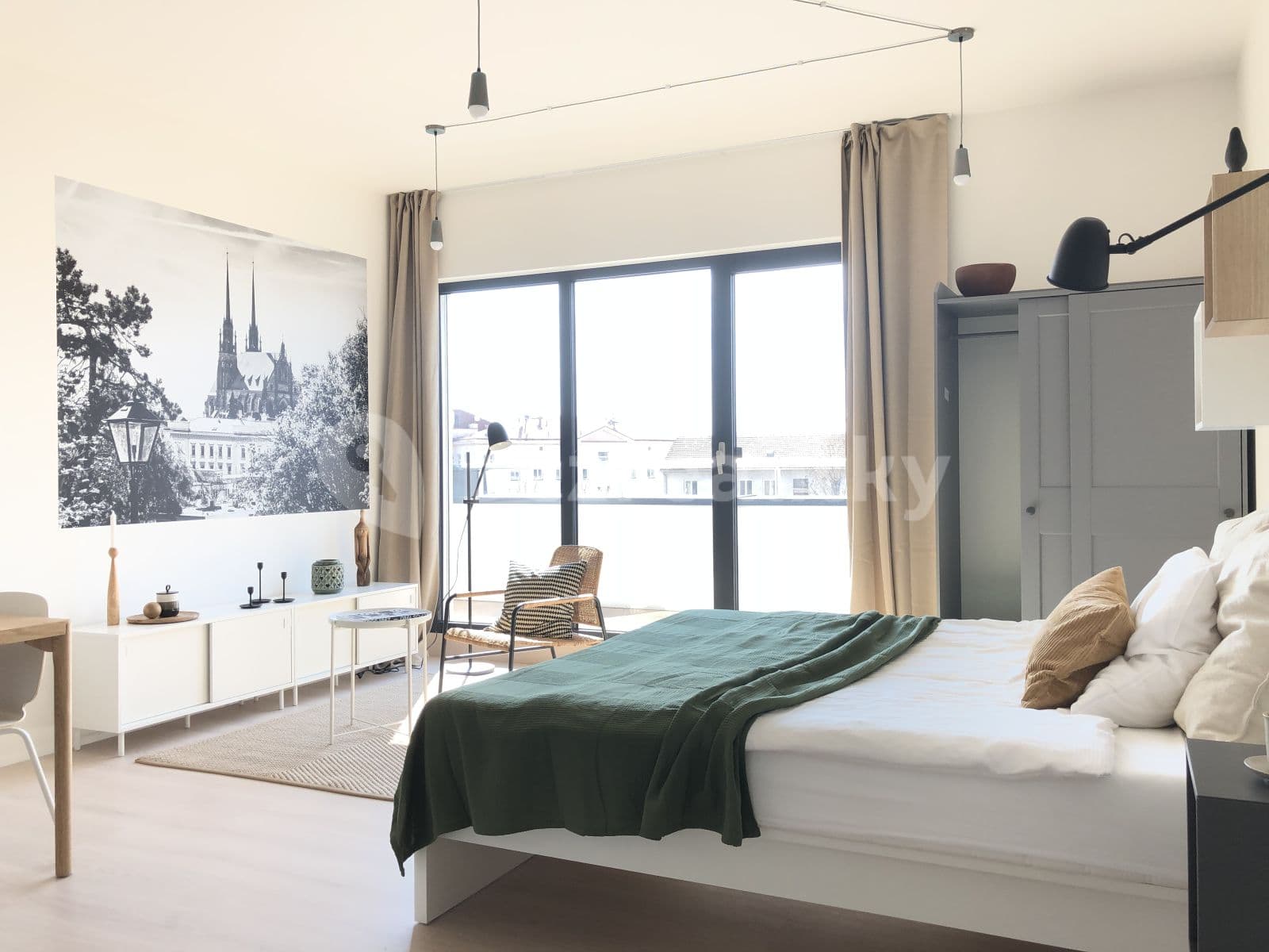 Prenájom bytu 1-izbový 35 m², Jeronýmova, Brno, Jihomoravský kraj Prenájom bytu 1-izbový 35 m², Jeronýmova, Brno, Jihomoravský kraj