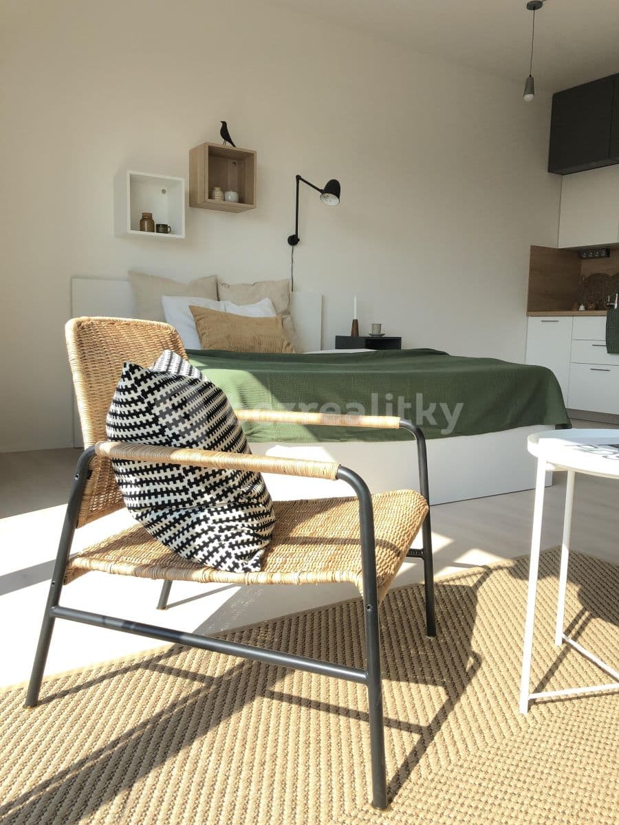 Prenájom bytu 1-izbový 35 m², Jeronýmova, Brno, Jihomoravský kraj Prenájom bytu 1-izbový 35 m², Jeronýmova, Brno, Jihomoravský kraj