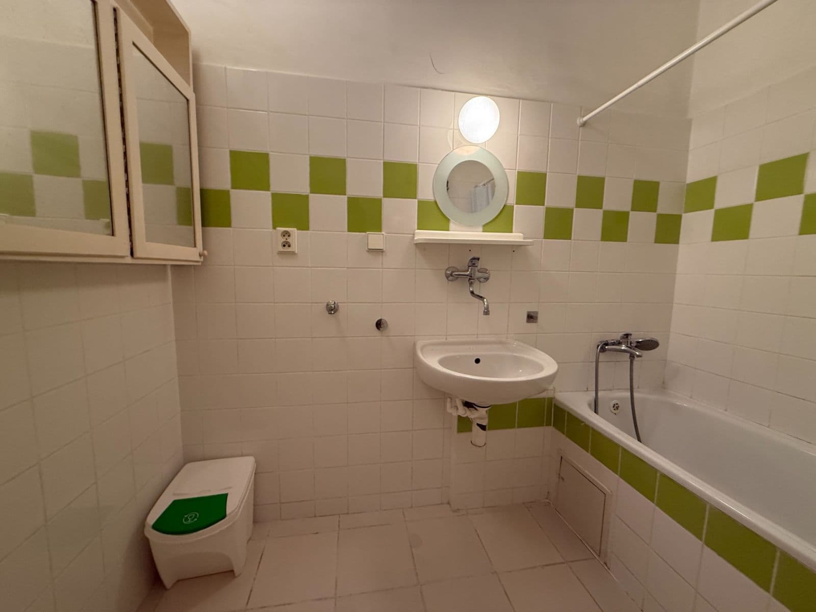 Prenájom bytu 2-izbový 44 m², Na Dolinách, Praha, Praha Prenájom bytu 2-izbový 44 m², Na Dolinách, Praha, Praha
