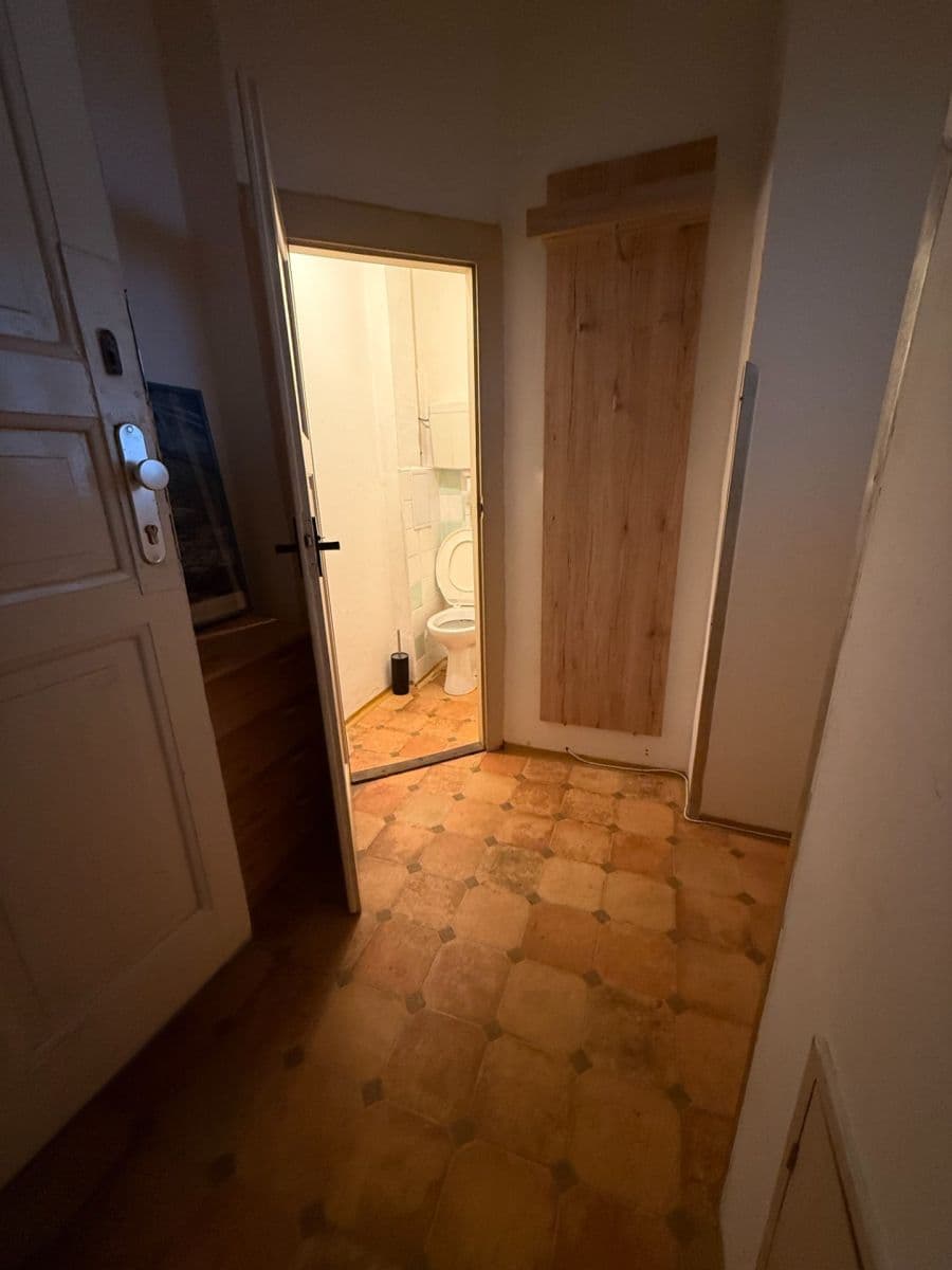 Prenájom bytu 2-izbový 44 m², Na Dolinách, Praha, Praha Prenájom bytu 2-izbový 44 m², Na Dolinách, Praha, Praha