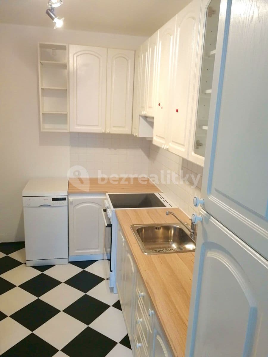 Prenájom bytu 3-izbový 78 m², Mlékárenská, Praha, Praha Prenájom bytu 3-izbový 78 m², Mlékárenská, Praha, Praha