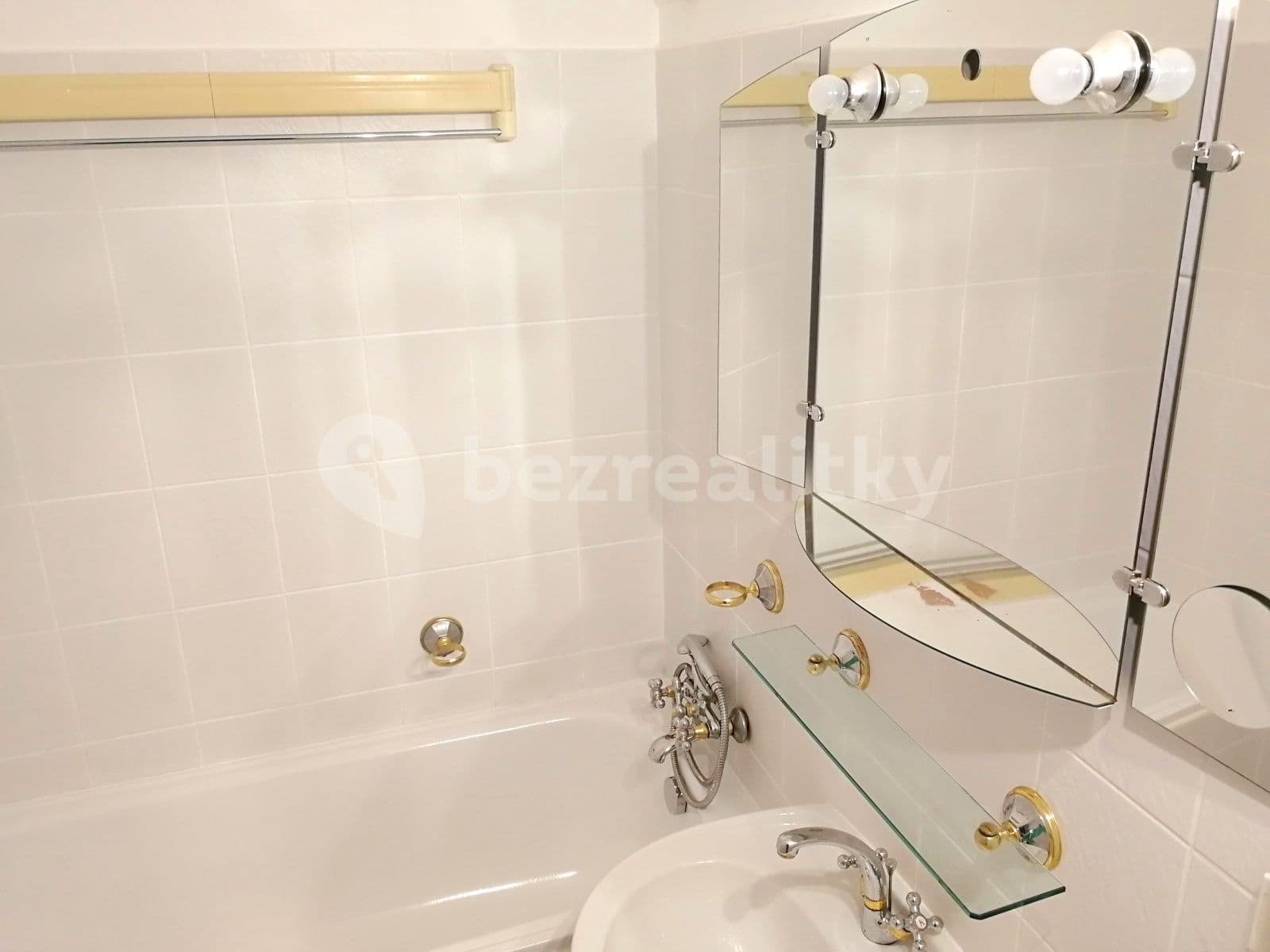 Prenájom bytu 3-izbový 78 m², Mlékárenská, Praha, Praha Prenájom bytu 3-izbový 78 m², Mlékárenská, Praha, Praha