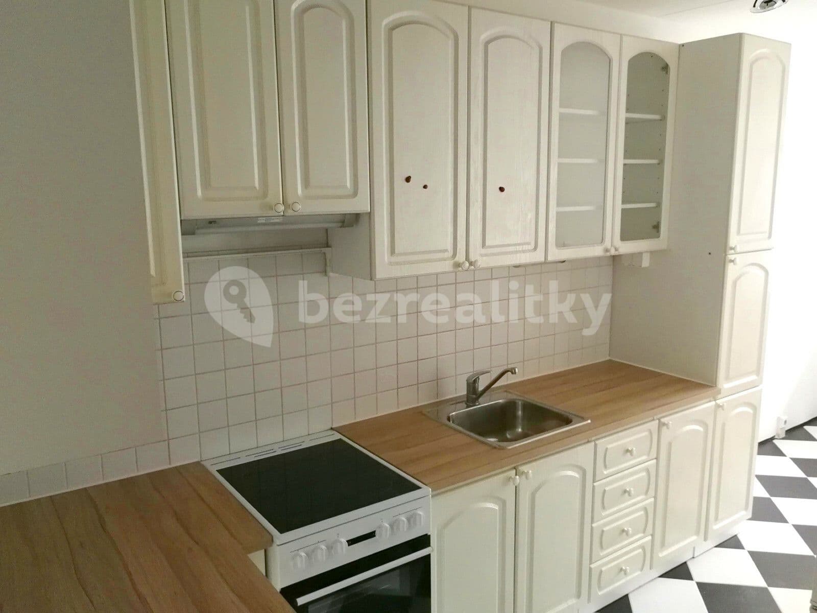 Prenájom bytu 3-izbový 78 m², Mlékárenská, Praha, Praha Prenájom bytu 3-izbový 78 m², Mlékárenská, Praha, Praha