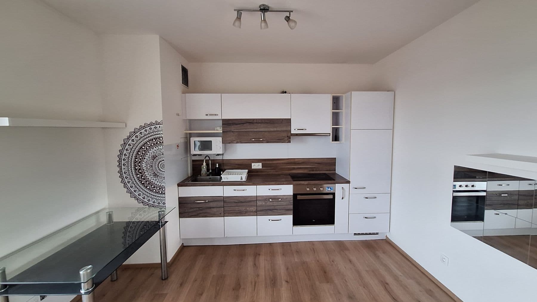 Prenájom bytu 1-izbový 36 m², Nad Úžlabinou, Praha, Praha Prenájom bytu 1-izbový 36 m², Nad Úžlabinou, Praha, Praha