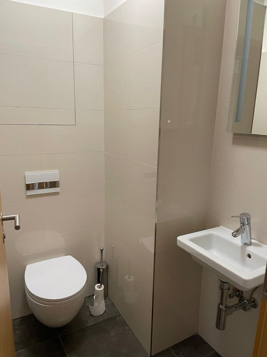 Prenájom bytu 2-izbový 61 m², Holečkova, Praha, Praha Prenájom bytu 2-izbový 61 m², Holečkova, Praha, Praha