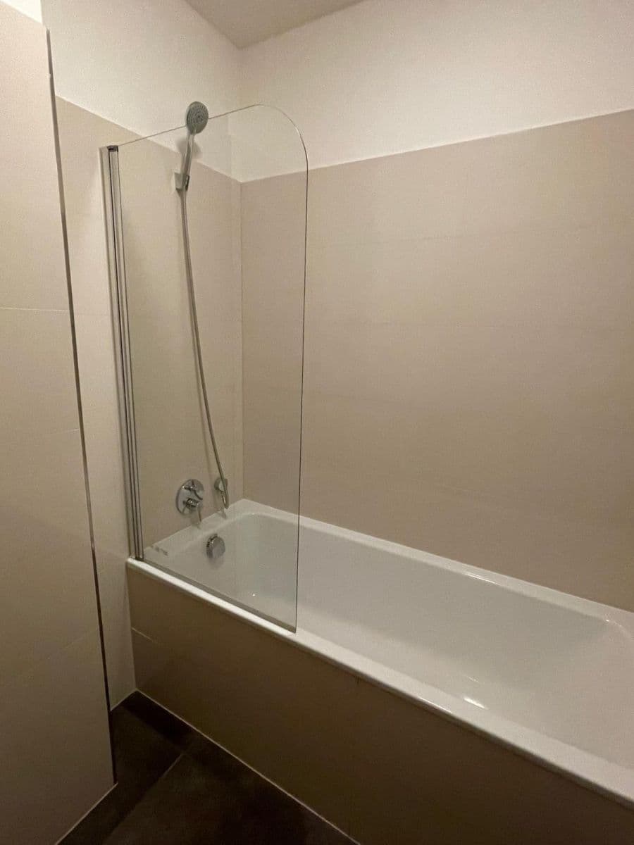 Prenájom bytu 2-izbový 61 m², Holečkova, Praha, Praha Prenájom bytu 2-izbový 61 m², Holečkova, Praha, Praha