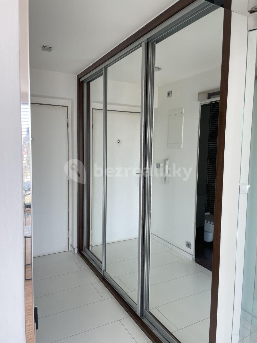 Prenájom bytu 2-izbový 64 m², Květinková, Praha, Praha Prenájom bytu 2-izbový 64 m², Květinková, Praha, Praha