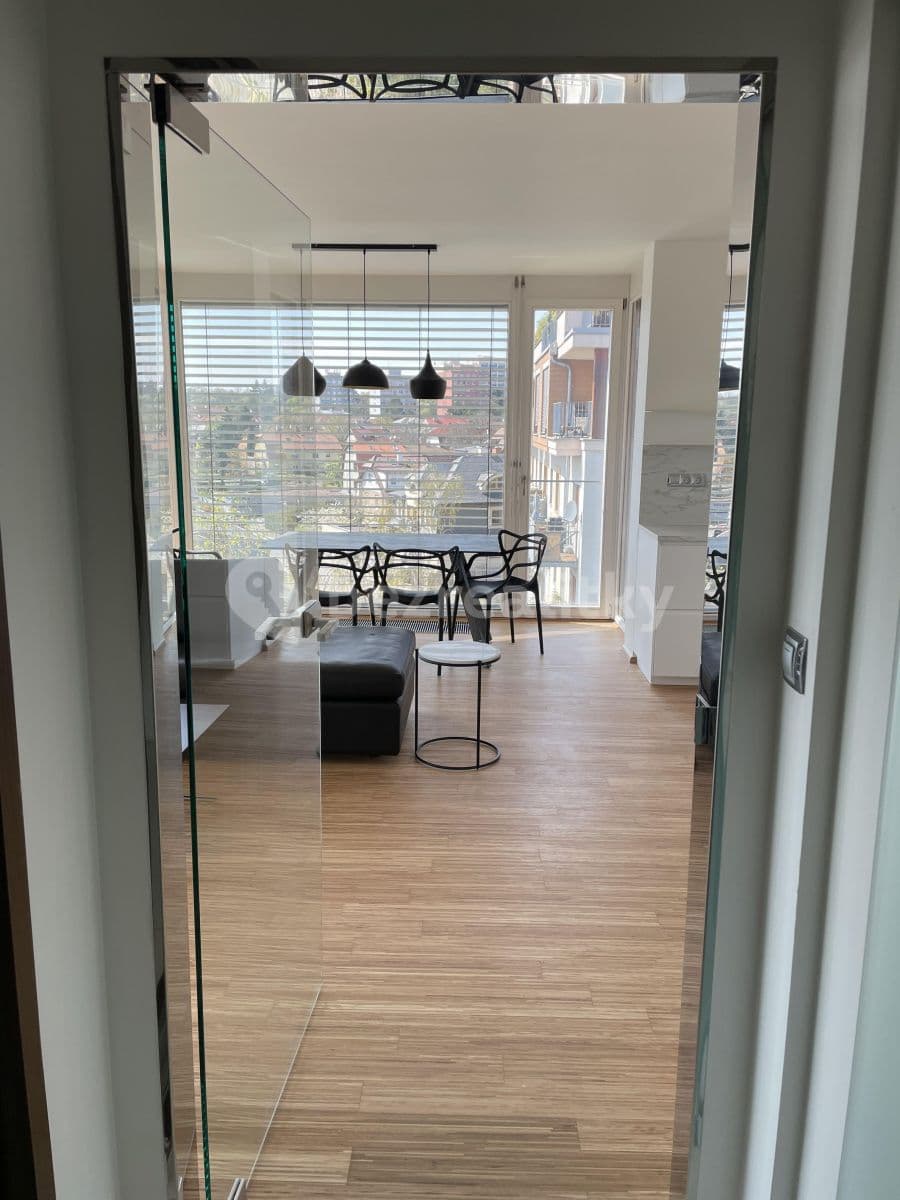 Prenájom bytu 2-izbový 64 m², Květinková, Praha, Praha Prenájom bytu 2-izbový 64 m², Květinková, Praha, Praha