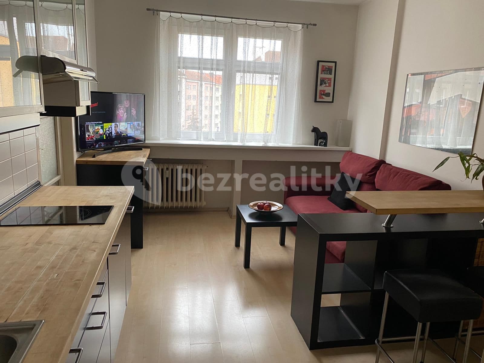 Prenájom bytu 2-izbový 35 m², Novorossijská, Praha, Praha Prenájom bytu 2-izbový 35 m², Novorossijská, Praha, Praha