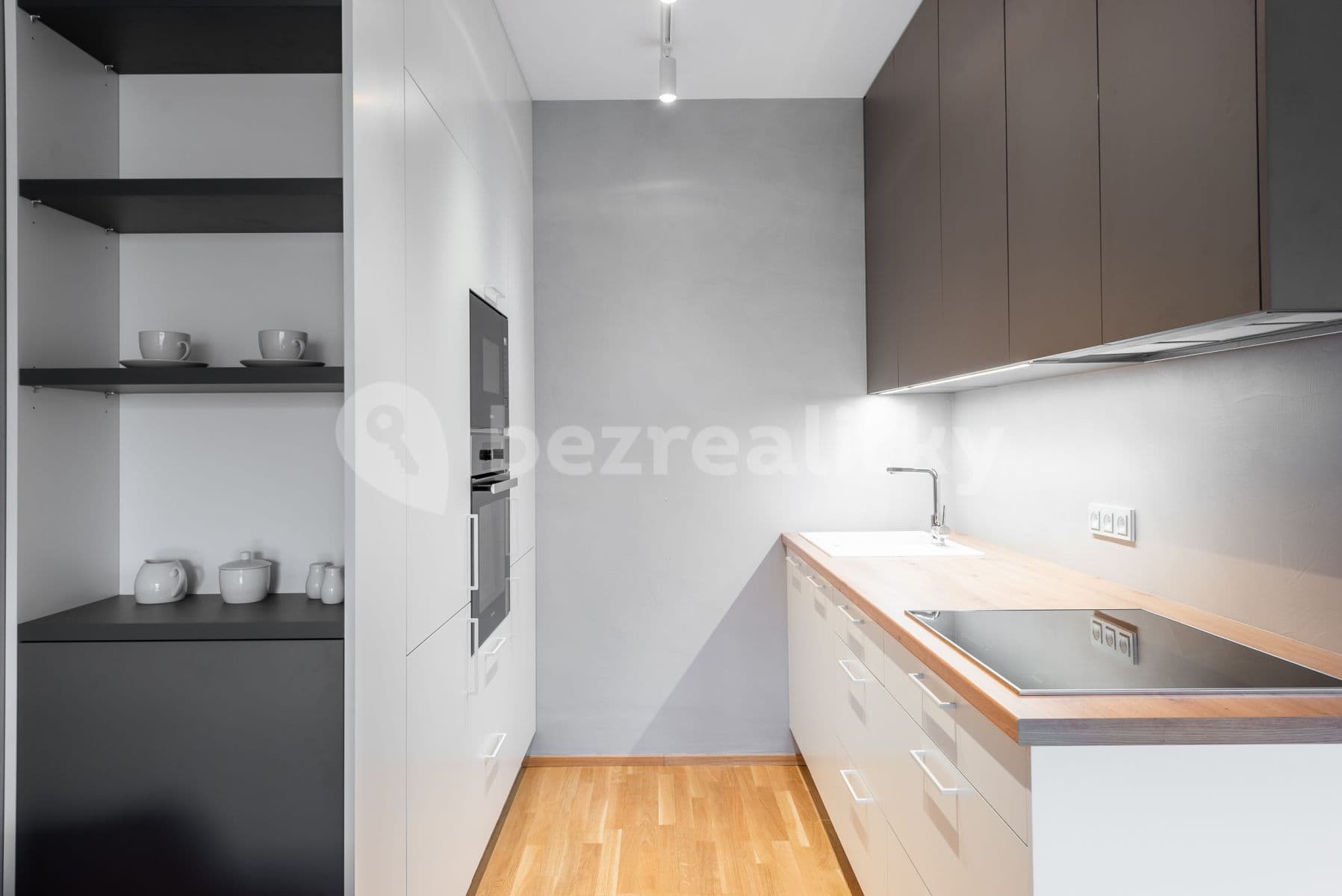 Prenájom bytu 2-izbový 52 m², Argentinská, Praha, Praha Prenájom bytu 2-izbový 52 m², Argentinská, Praha, Praha