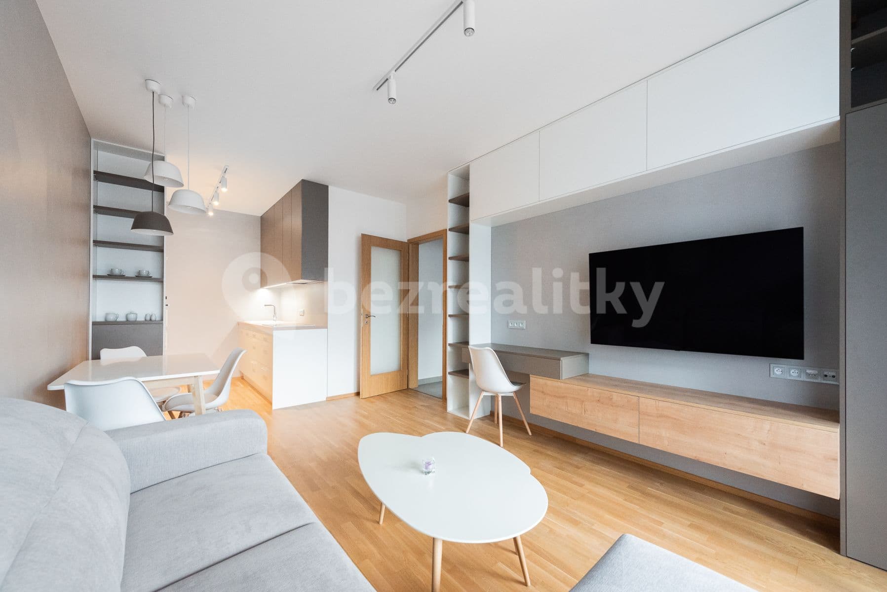 Prenájom bytu 2-izbový 52 m², Argentinská, Praha, Praha Prenájom bytu 2-izbový 52 m², Argentinská, Praha, Praha