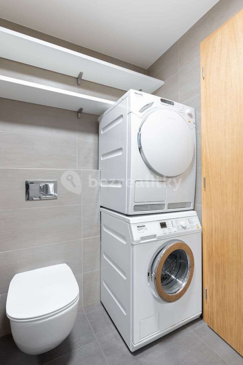 Prenájom bytu 2-izbový 52 m², Argentinská, Praha, Praha Prenájom bytu 2-izbový 52 m², Argentinská, Praha, Praha