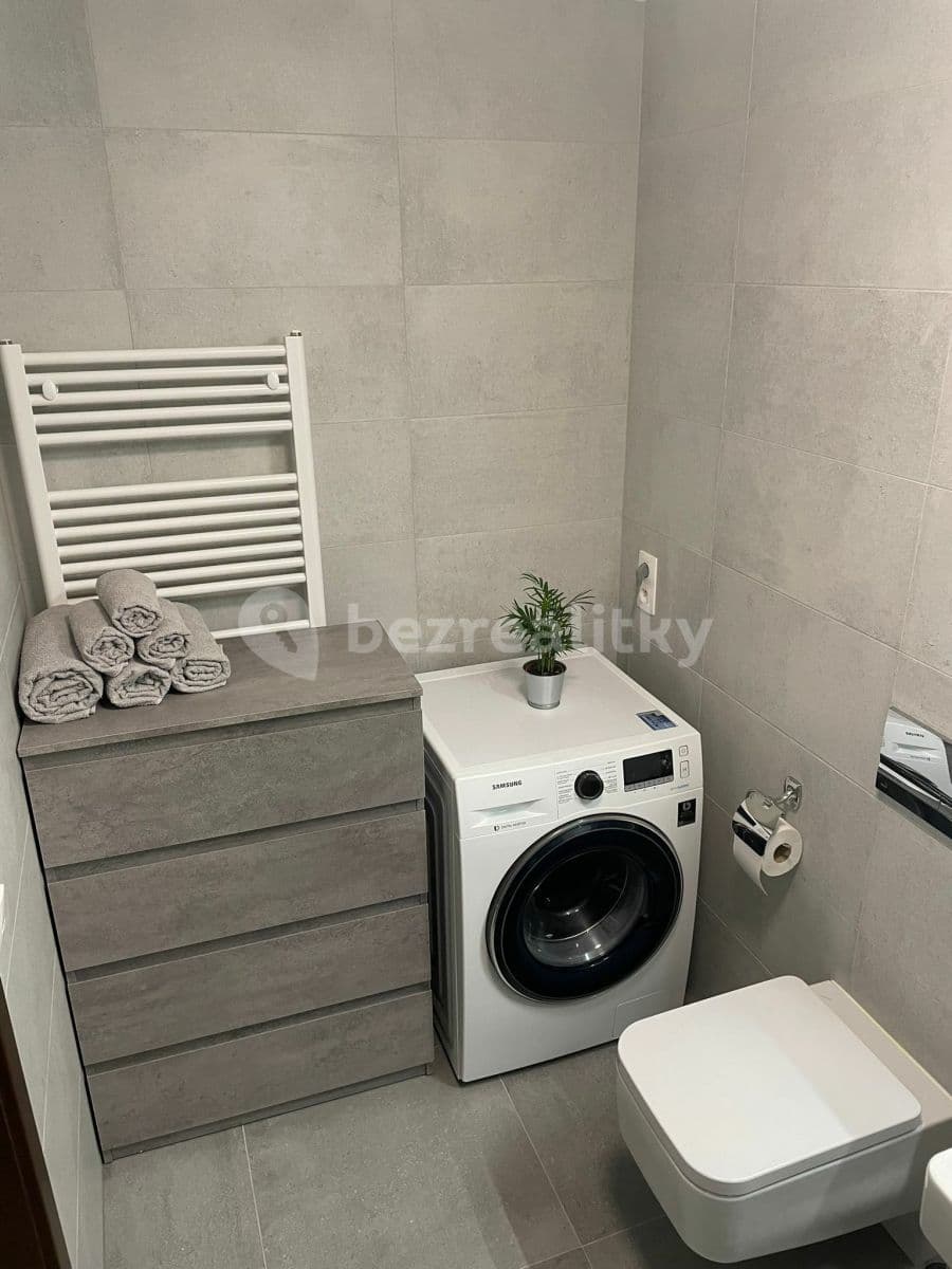 Prenájom bytu 2-izbový 54 m², Naskové, Praha, Praha Prenájom bytu 2-izbový 54 m², Naskové, Praha, Praha