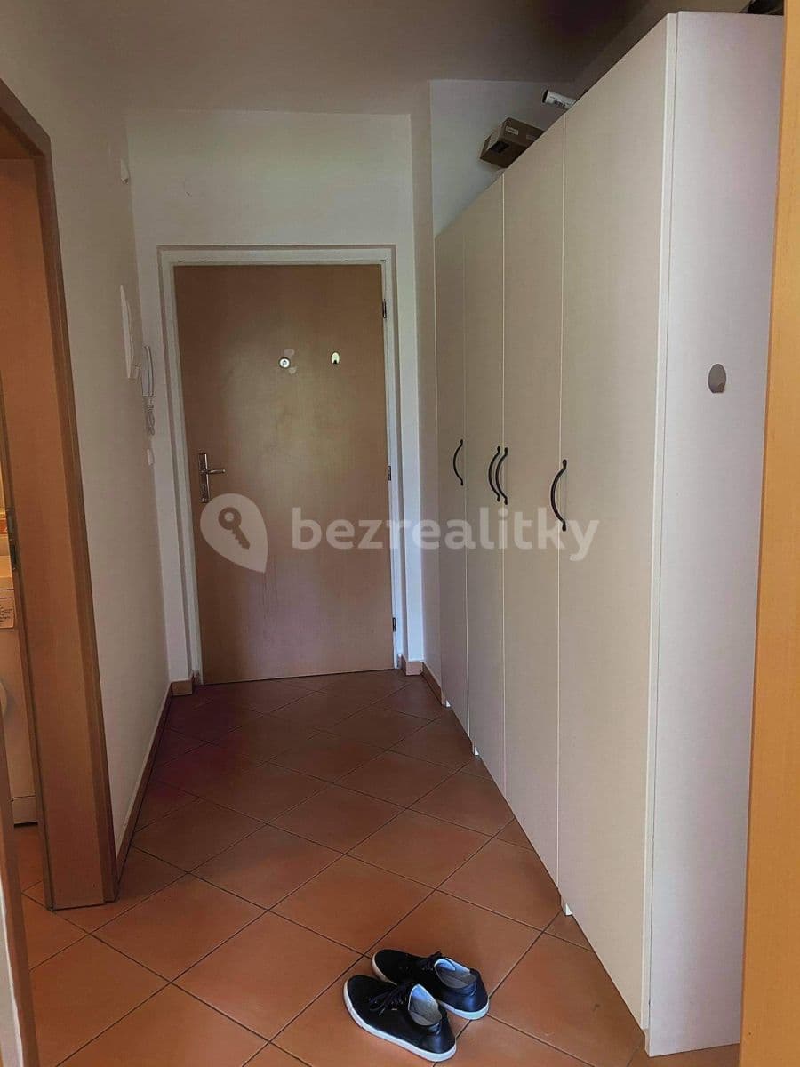 Prenájom bytu 1-izbový 37 m², Názovská, Praha, Praha Prenájom bytu 1-izbový 37 m², Názovská, Praha, Praha