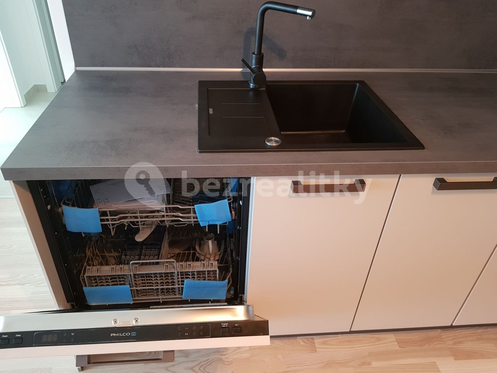 Prenájom bytu 2-izbový 61 m², Mezi Vodami, Praha, Praha Prenájom bytu 2-izbový 61 m², Mezi Vodami, Praha, Praha