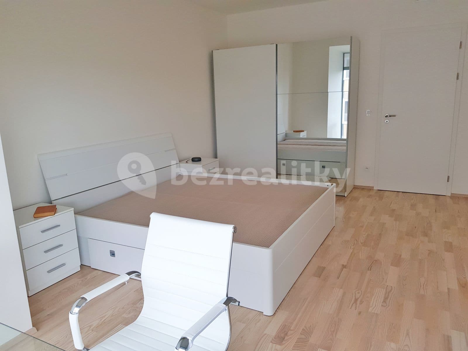 Prenájom bytu 2-izbový 61 m², Mezi Vodami, Praha, Praha Prenájom bytu 2-izbový 61 m², Mezi Vodami, Praha, Praha