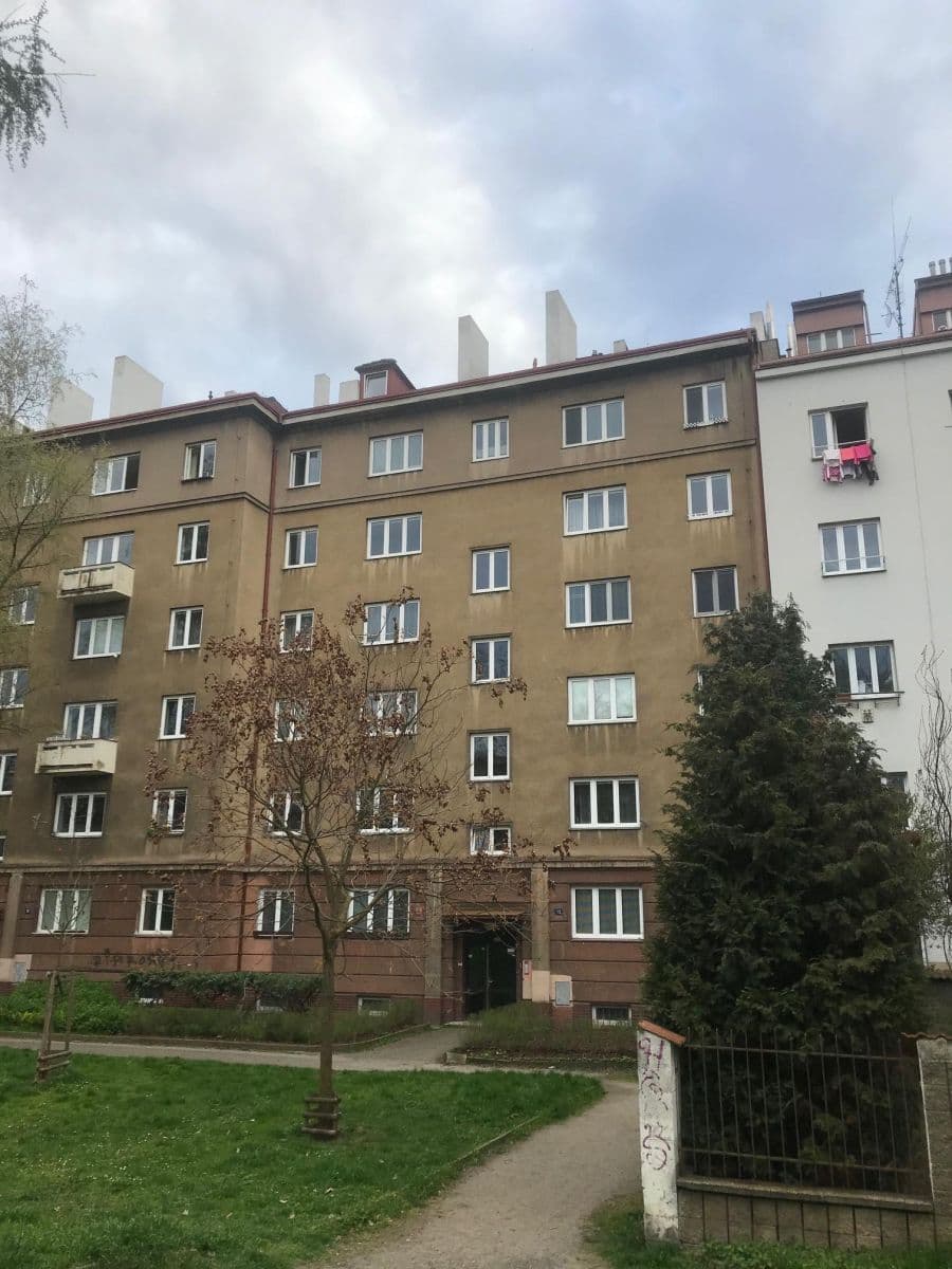 Prenájom bytu 2-izbový 70 m², Sámova, Praha, Praha Prenájom bytu 2-izbový 70 m², Sámova, Praha, Praha