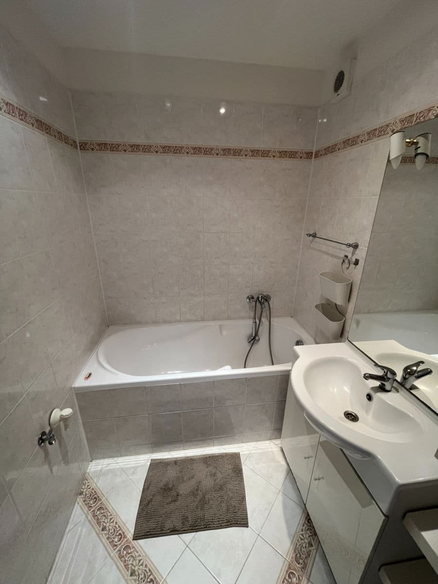 Prenájom bytu 3-izbový 65 m², Norská, Kladno, Středočeský kraj Prenájom bytu 3-izbový 65 m², Norská, Kladno, Středočeský kraj