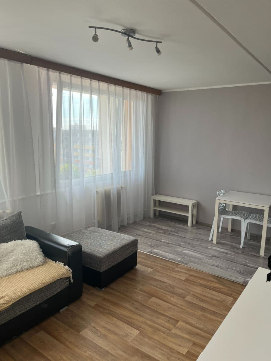 Prenájom bytu 3-izbový 65 m², Norská, Kladno, Středočeský kraj Prenájom bytu 3-izbový 65 m², Norská, Kladno, Středočeský kraj