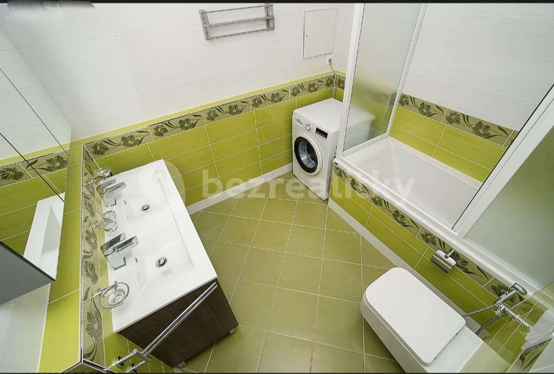 Prenájom bytu 4-izbový 85 m², Sicherova, Praha, Praha Prenájom bytu 4-izbový 85 m², Sicherova, Praha, Praha