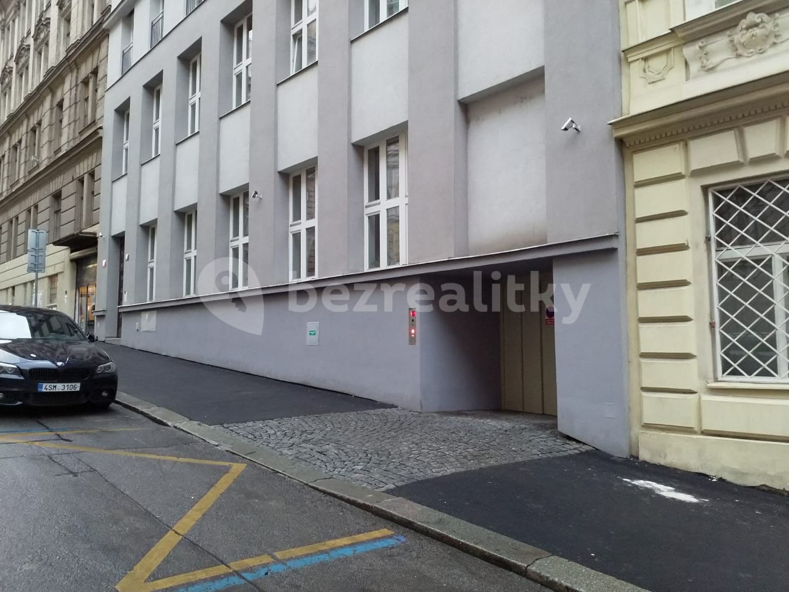 Prenájom garáže 13 m², Řehořova, Praha, Praha Prenájom garáže 13 m², Řehořova, Praha, Praha