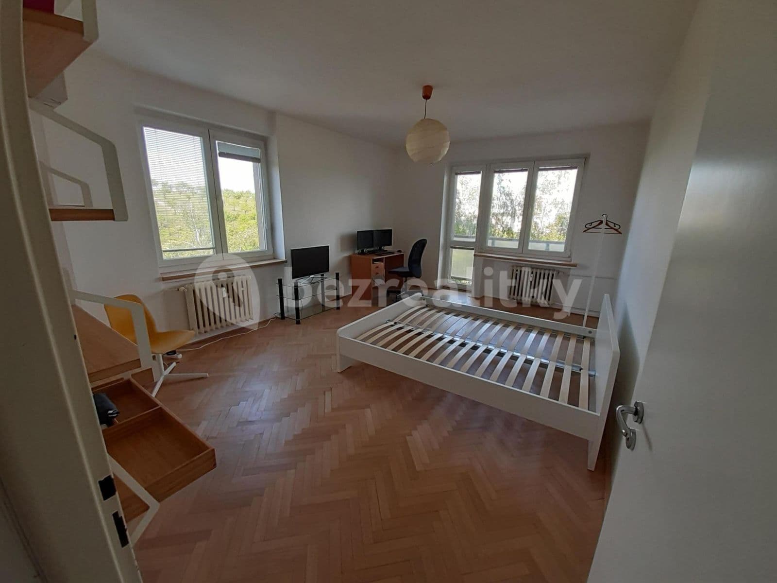 Prenájom bytu 3-izbový 63 m², Spojovací, Praha, Praha Prenájom bytu 3-izbový 63 m², Spojovací, Praha, Praha