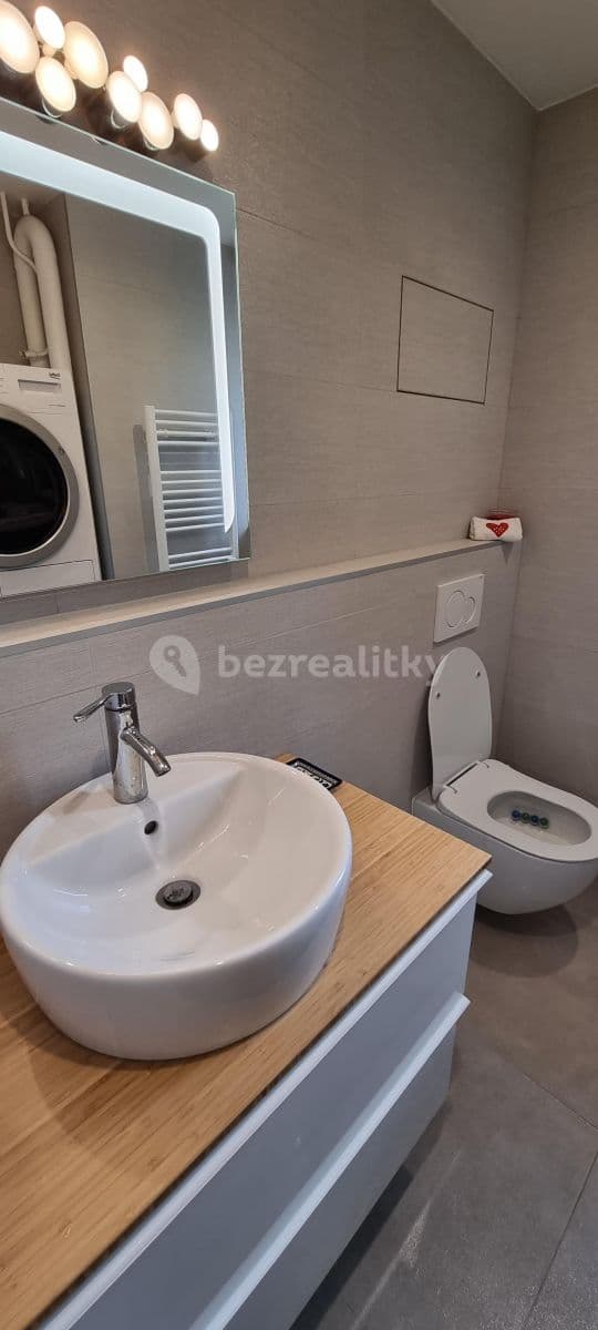 Prenájom bytu 3-izbový 67 m², Mydlářka, Praha, Praha Prenájom bytu 3-izbový 67 m², Mydlářka, Praha, Praha