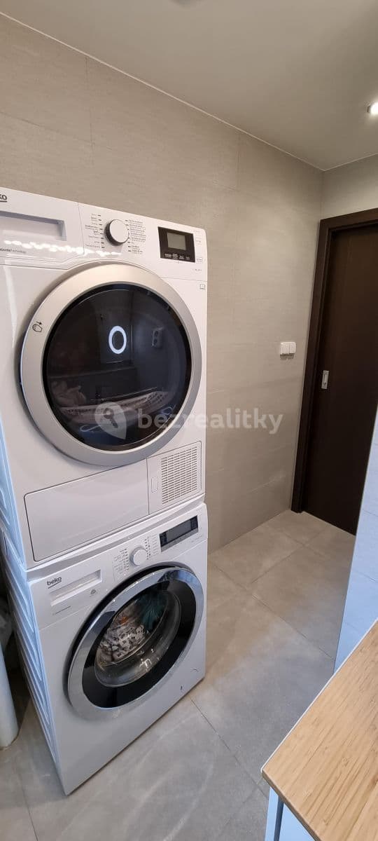 Prenájom bytu 3-izbový 67 m², Mydlářka, Praha, Praha Prenájom bytu 3-izbový 67 m², Mydlářka, Praha, Praha