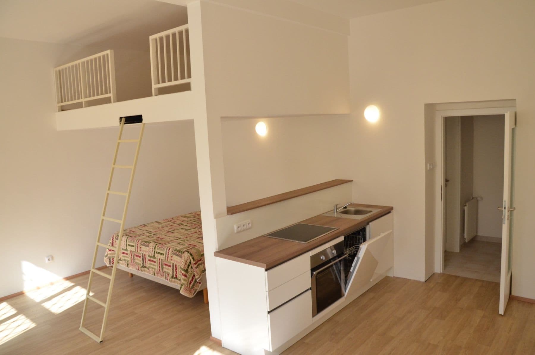 Prenájom bytu 1-izbový 40 m², Šumavská, Praha, Praha Prenájom bytu 1-izbový 40 m², Šumavská, Praha, Praha