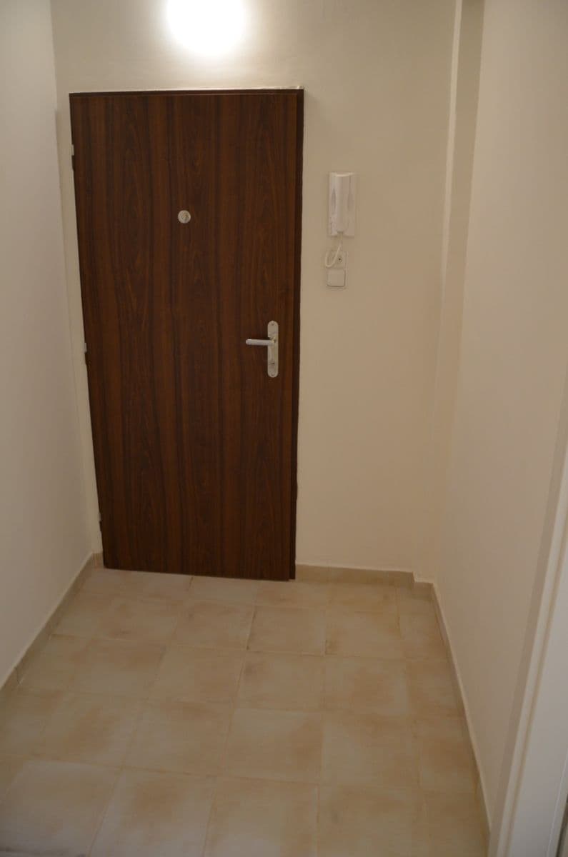 Prenájom bytu 1-izbový 40 m², Šumavská, Praha, Praha Prenájom bytu 1-izbový 40 m², Šumavská, Praha, Praha