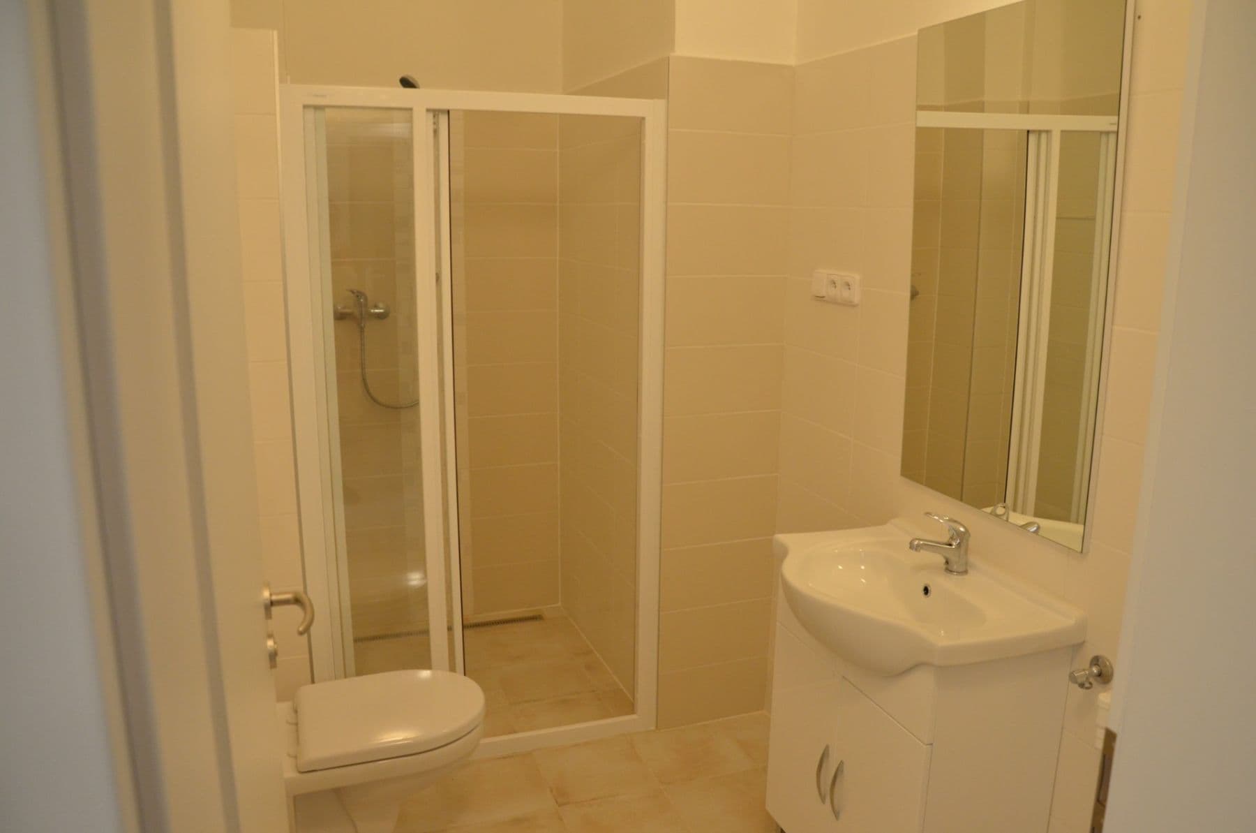 Prenájom bytu 1-izbový 40 m², Šumavská, Praha, Praha Prenájom bytu 1-izbový 40 m², Šumavská, Praha, Praha