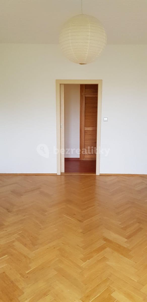 Prenájom bytu 2-izbový 68 m², Nučická, Praha, Praha Prenájom bytu 2-izbový 68 m², Nučická, Praha, Praha
