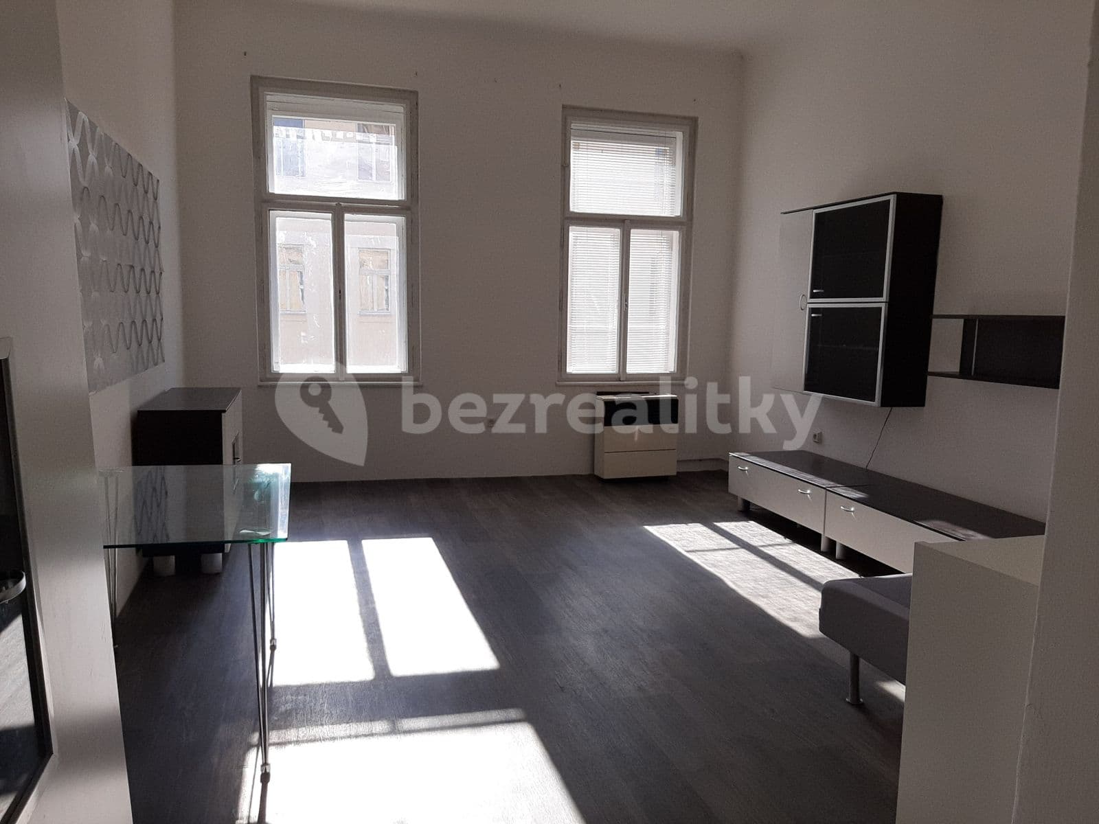 Prenájom bytu 1-izbový 40 m², Korunní, Praha, Praha Prenájom bytu 1-izbový 40 m², Korunní, Praha, Praha