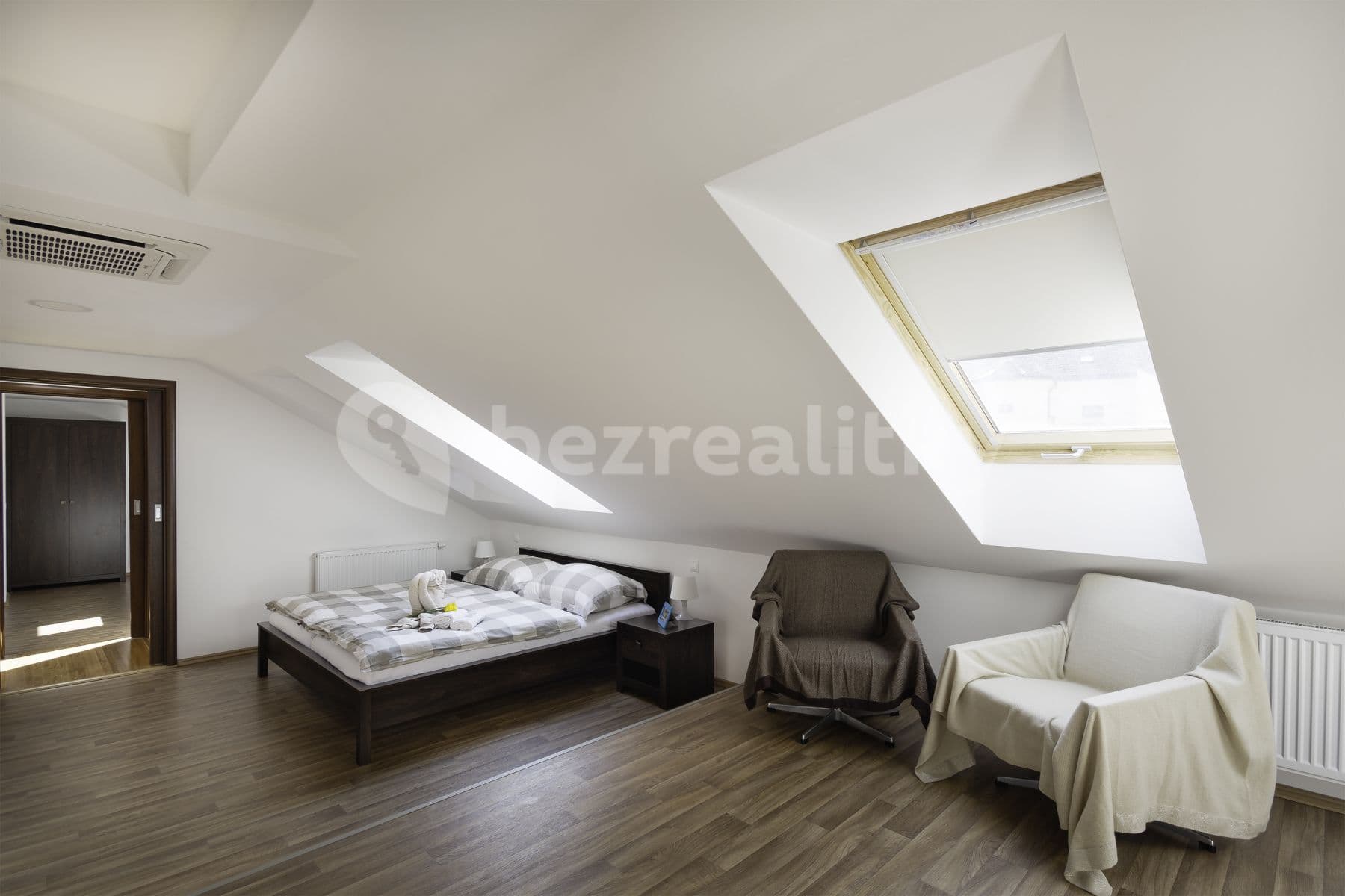 Prenájom bytu 3-izbový 120 m², Vltavská, Praha, Praha Prenájom bytu 3-izbový 120 m², Vltavská, Praha, Praha