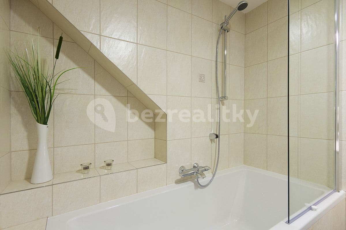 Prenájom bytu 3-izbový 120 m², Vltavská, Praha, Praha Prenájom bytu 3-izbový 120 m², Vltavská, Praha, Praha