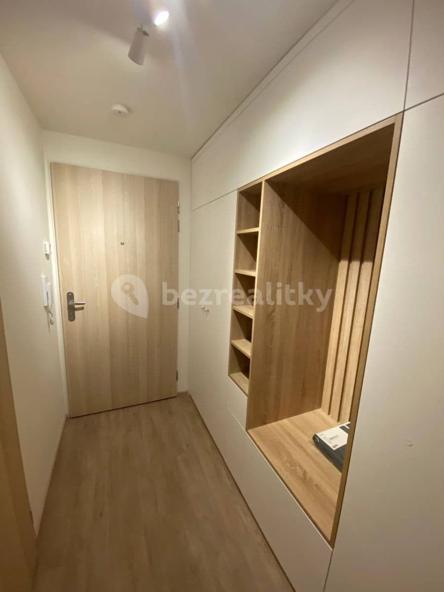 Prenájom bytu 1-izbový 30 m², Do Zahrádek Ⅰ, Praha, Praha Prenájom bytu 1-izbový 30 m², Do Zahrádek Ⅰ, Praha, Praha