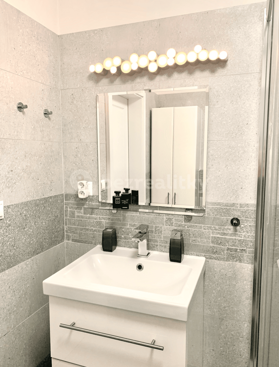 Prenájom bytu 3-izbový 75 m², Dukelských hrdinů, Praha, Praha Prenájom bytu 3-izbový 75 m², Dukelských hrdinů, Praha, Praha