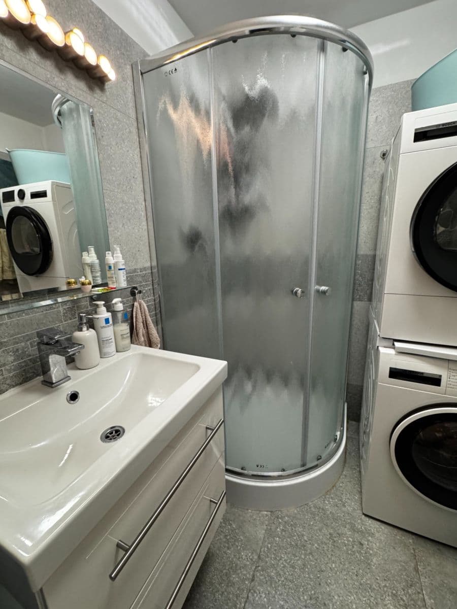 Prenájom bytu 3-izbový 75 m², Dukelských hrdinů, Praha, Praha Prenájom bytu 3-izbový 75 m², Dukelských hrdinů, Praha, Praha